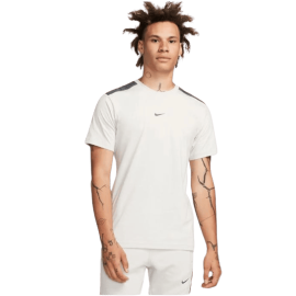lacitesport.com - Nike Sportswear Graphic Tee T-shirt Homme, Taille: S